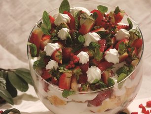 Kremalı Kedidilli Bisküvili Pasta