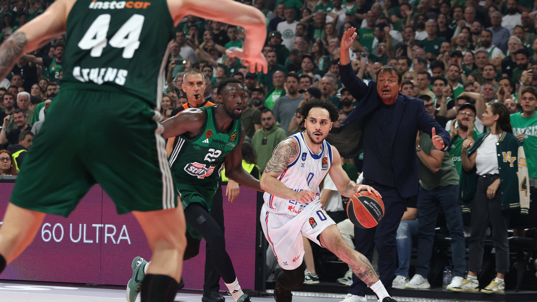 ANADOLU EFES VEDA ETTİ