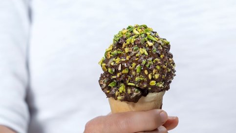 Yer Fıstığı Ezmeli ve Çikolatalı Vegan Kornet