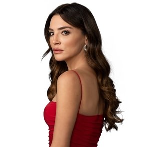 Zehra Yılmaz – Kimdir