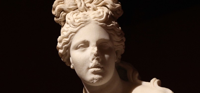 ANCIENT STATUES HAIRSTYLES TO BE REPLICATED IN REAL LIFE