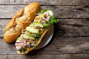 Közlenmiş Biberli ve Ton Balıklı Sandviç