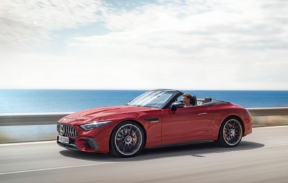 YENİ MERCEDES-AMG SL’İN ÖRTÜSÜ KALKTI