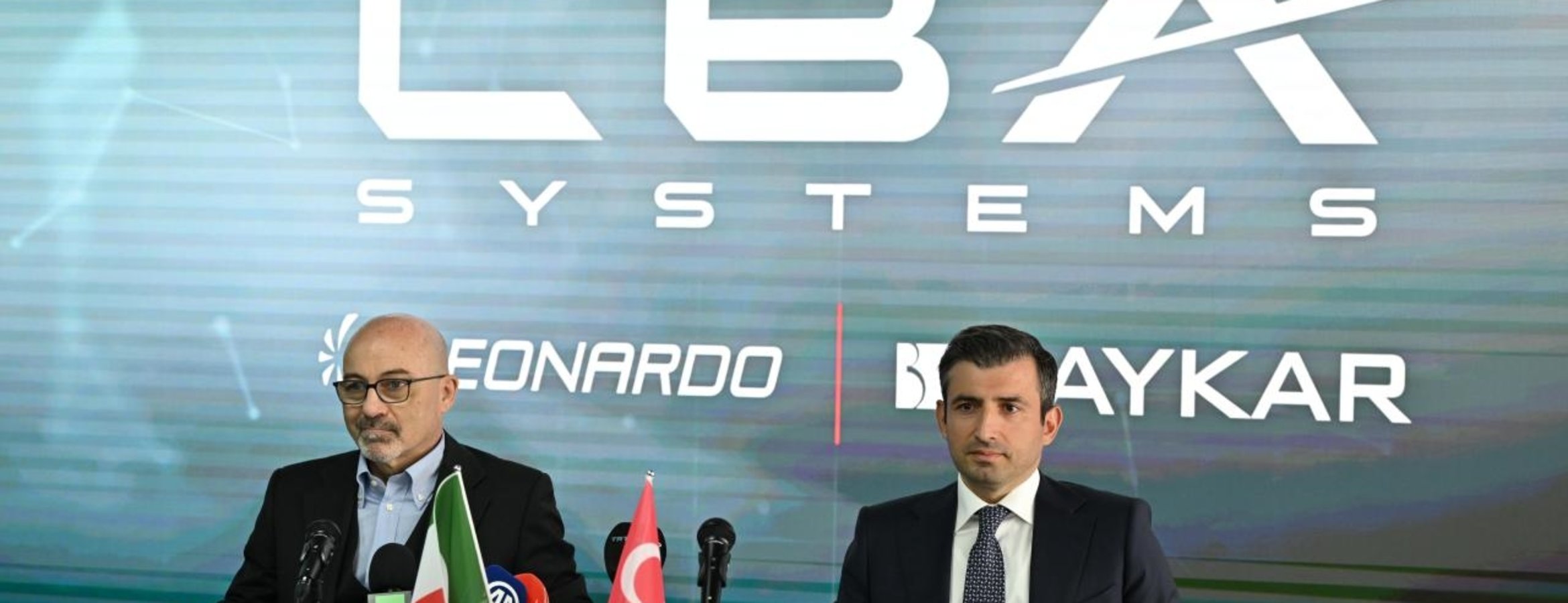 Baykar ve Leonardo arasındaki ortak girişimin imzaları Paris Havacılık Fuarı’nda atıldı