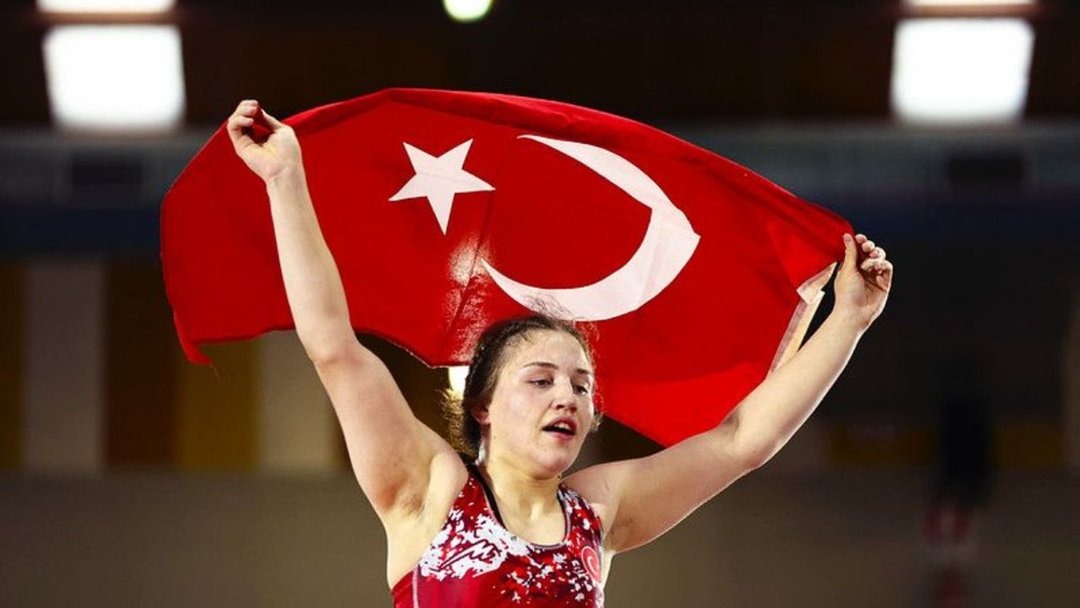 BEYZA NUR AKKUŞ’TAN DÜNYA ÜÇÜNCÜLÜĞÜ