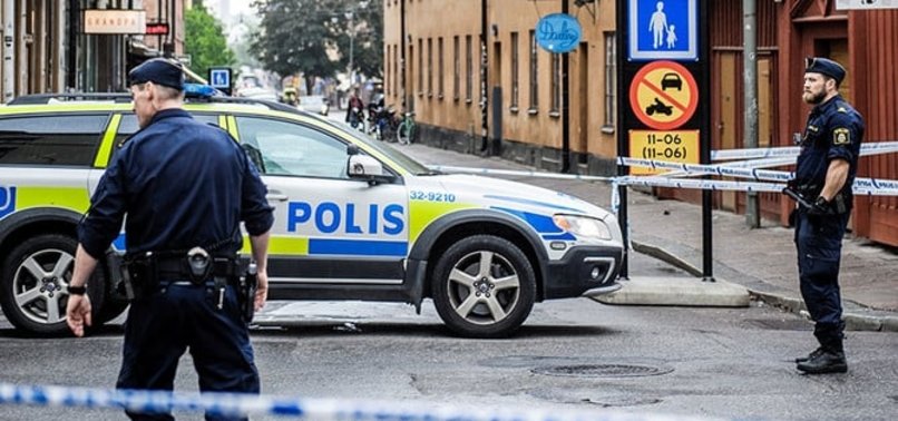 SWEDISH POLICE MAKE ARRESTS IN CRACKDOWN ON VIOLENT GANGS