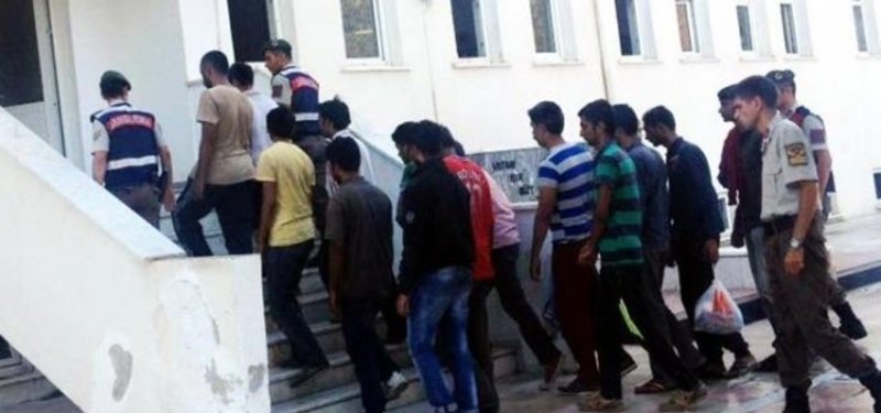 Turkey arrests 11 suspects over migrant smuggling