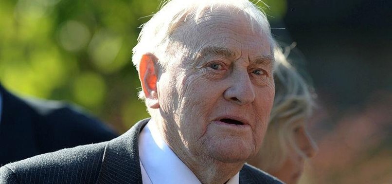 FORMER ENGLAND CRICKET CAPTAIN RAY ILLINGWORTH DIES AGED 89
