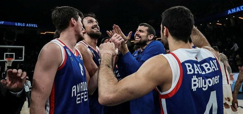 ANADOLU EFES EARN HOME WIN TO CEMENT EUROLEAGUE LEAD