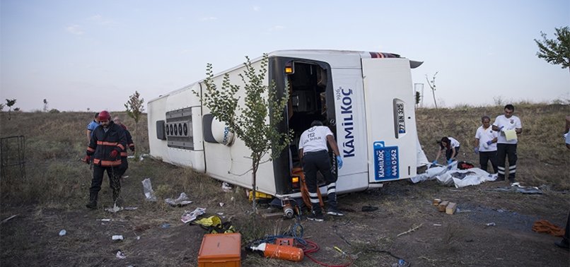 4 DEAD IN BUS CRASH IN CENTRAL TURKEY