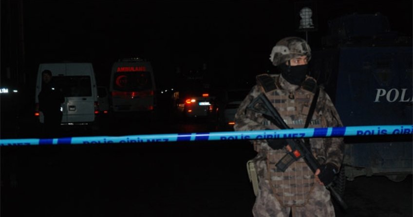 Gaziosmanpaşa’da şüpheliler ve polis arasında çatışma: 1 ölü, 1 yaralı