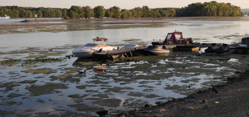 WATER LEVELS CONTINUE TO FALL IN GERMANYS RHINE RIVER