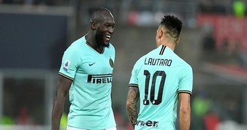 Lukaku scores two late goals as Inter win at Bologna
