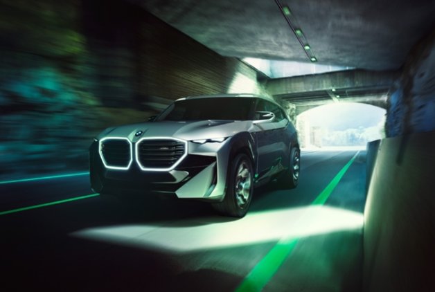 BMW’NİN 750 HP’LİK XM KONSEPTİ SAHNEYE ÇIKTI