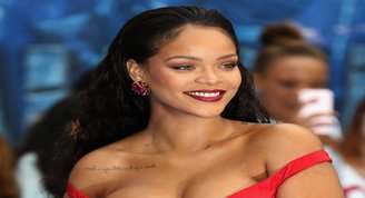 Rihanna 2023 Super Bowl ile Sahneye Geri Dönüyor
