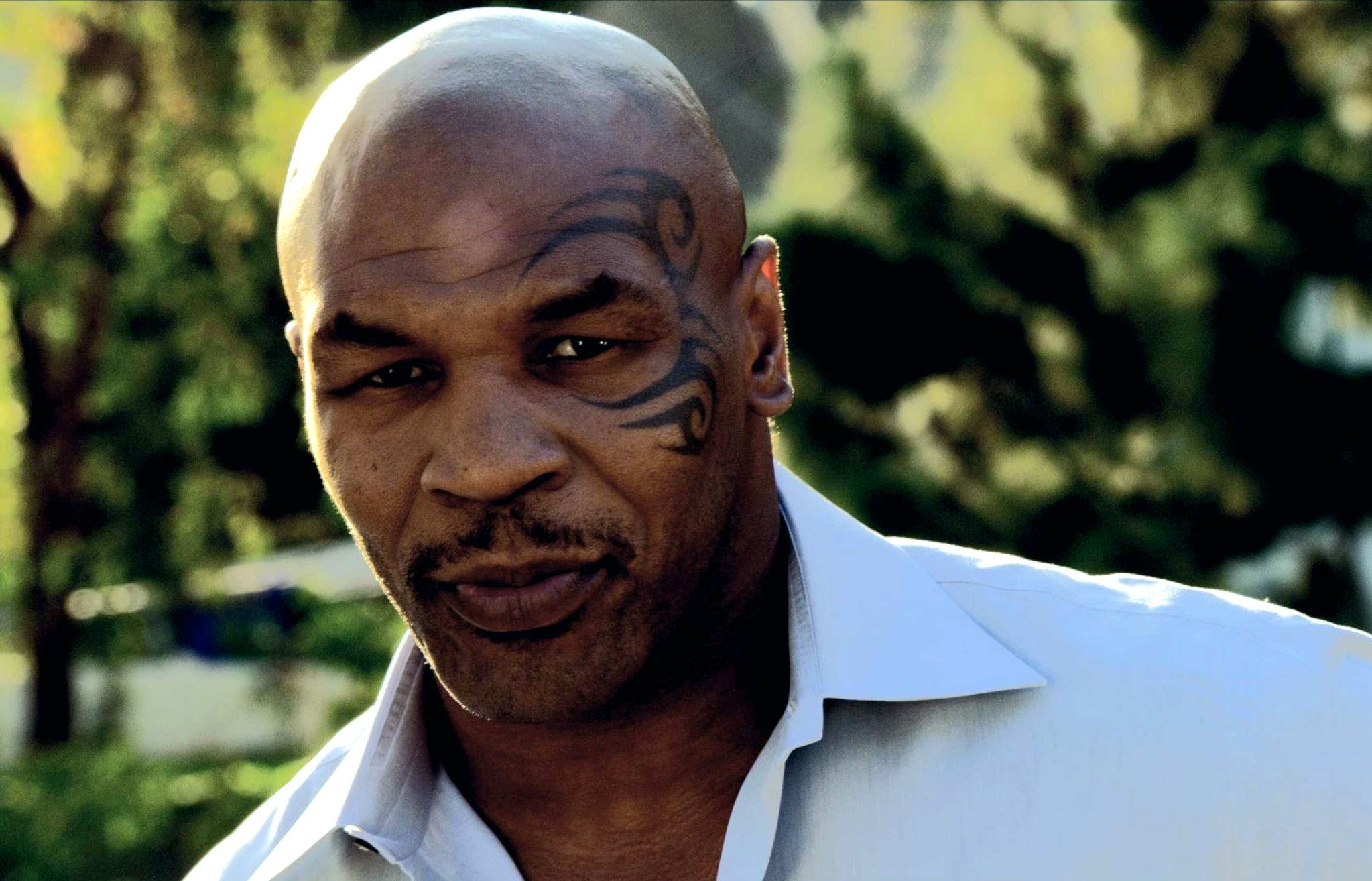 MİKE TYSON 15 YIL SONRA RİNGE DÖNÜYOR