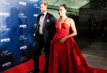 Meghan Markle Kırmızıya Halıya Geri Döndü