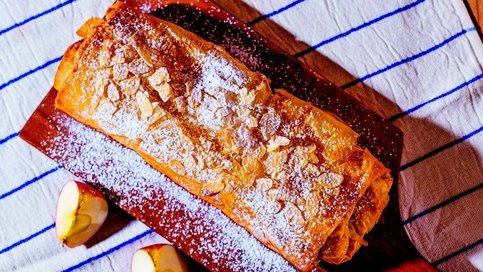 Baklava Yufkalı Elmalı Strudel