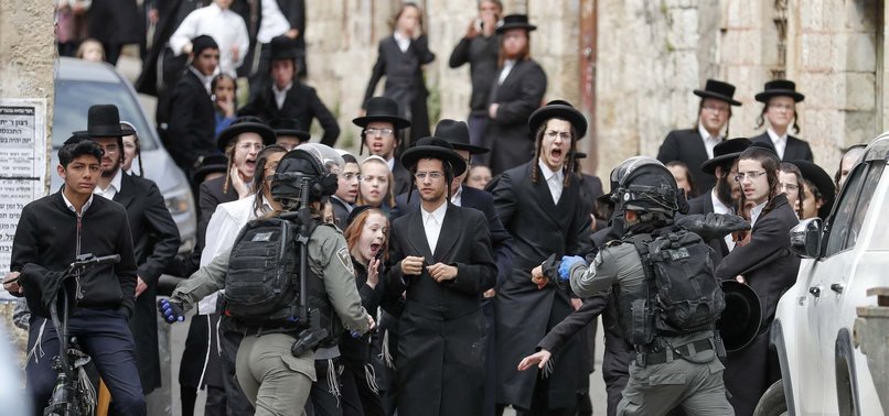 ULTRA-ORTHODOX ISRAELI CHIEF RABBI SAYS JEWS WILL LEAVE COUNTRY IF FORCED TO JOIN ARMY