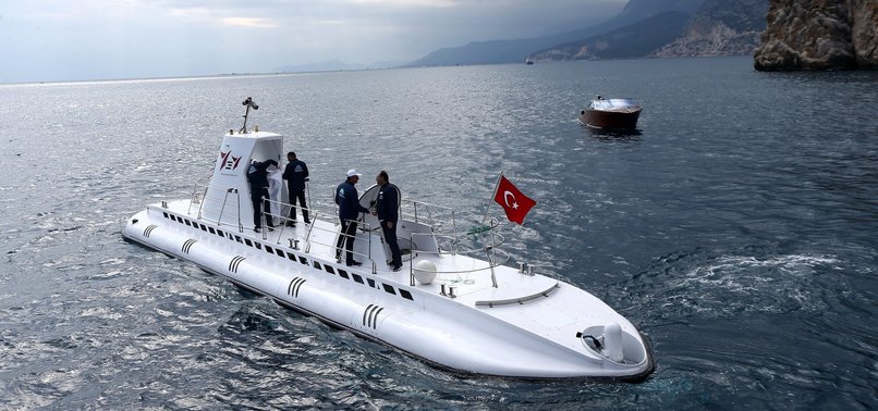 TURKEYS FIRST TOURISTIC SUBMARINE MAKES FIRST TRIP INTO THE DEPTHS OF THE MEDITERRANEAN