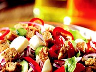Kıtır Ekmekli Salata