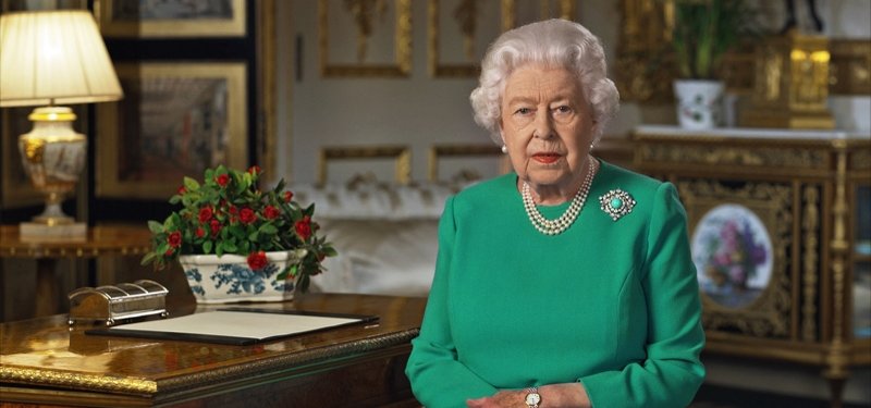 Buckingham Palace barred minorities from office jobs in '60s: Guardian