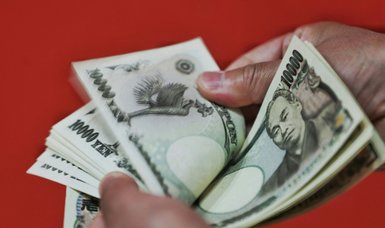 Yen hits 24-year low against USD