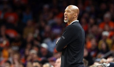 Suns dismiss coach Monty Williams