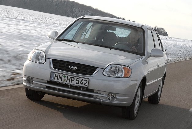 HYUNDAİ ACCENT’İN MOTOR YAĞI İLE SOĞUTMA SUYU NEDEN KARIŞIYOR?