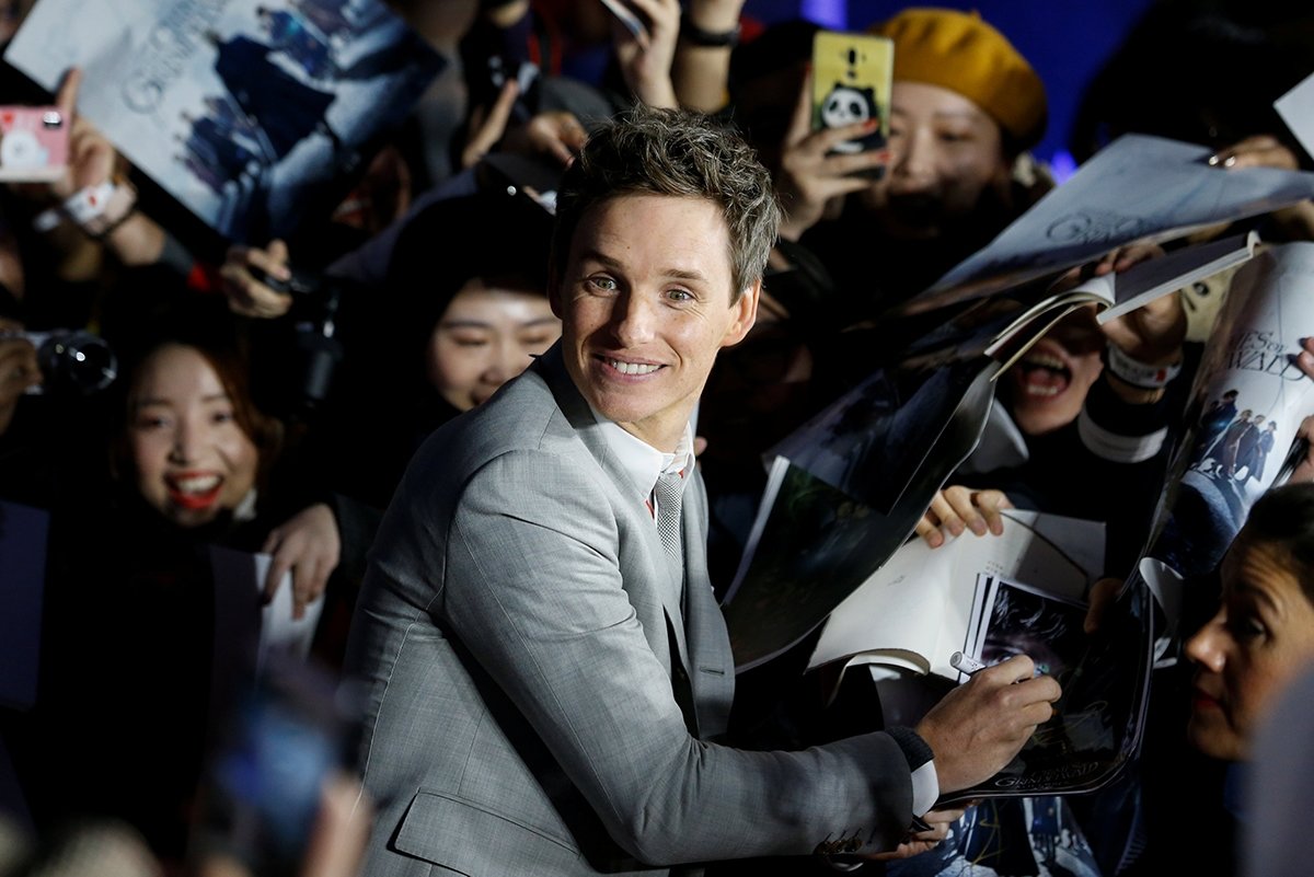 EDDİE REDMAYNE YENİDEN SAHNEDE