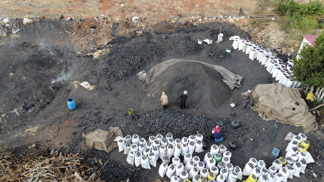 MERSİN’DE KÖMÜR MESAİSİ