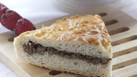 Kıymalı ve Mercimekli Börek