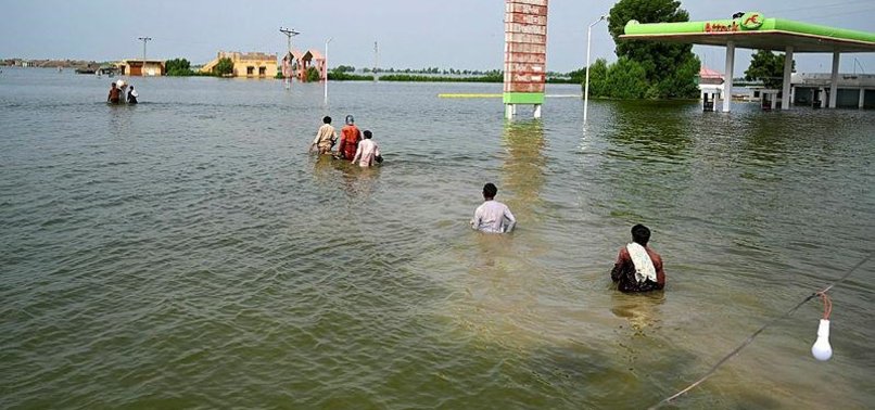 PAKISTAN LOOKS LIKE A SEA AFTER FLOODS, PM SAYS, AS 18 MORE DIE