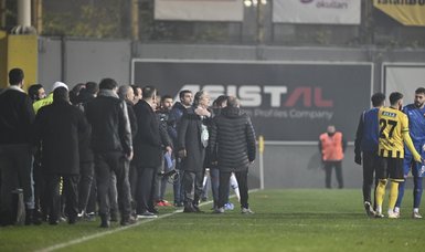 Istanbulspor-Trabzonspor Trendyol Super Lig match suspended