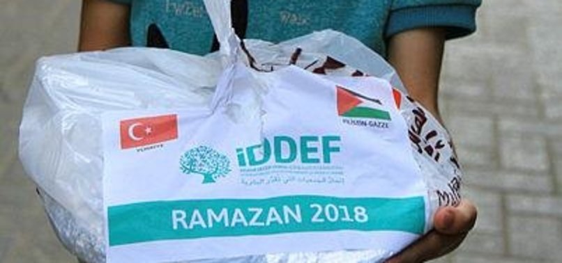 TURKISH CHARITY DISTRIBUTES IFTAR MEALS TO PALESTINIANS