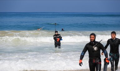 Gazan divers volunteer to search for drown Egyptians