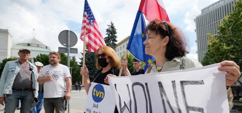 Polish ruling coalition collapses as proposed media law stirs dispute
