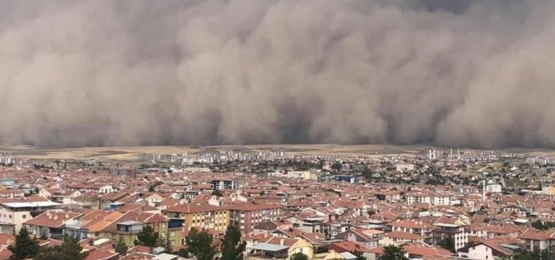 SANDSTORM IN TURKISH CAPITAL AFFECTS DAILY LIFE