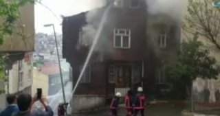 İstanbul Beyoğlu’nda yangın çıktı