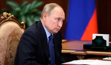Vladimir Putin warned of economic pain if Russia invades Ukraine