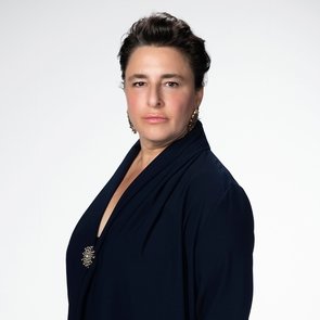Esra Dermancıoğlu – Kimdir