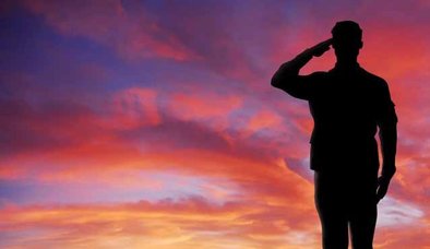 Üniformasız dolaşmakla sivil olunmuyor...