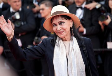 Anna Karina vefat etti