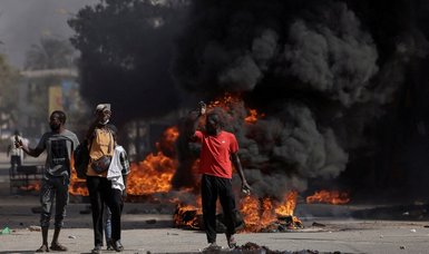 3 killed in protests against postponement of Senegal presidential election