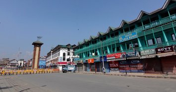 Virus lockdown shuts Kashmir year after India lifts autonomy