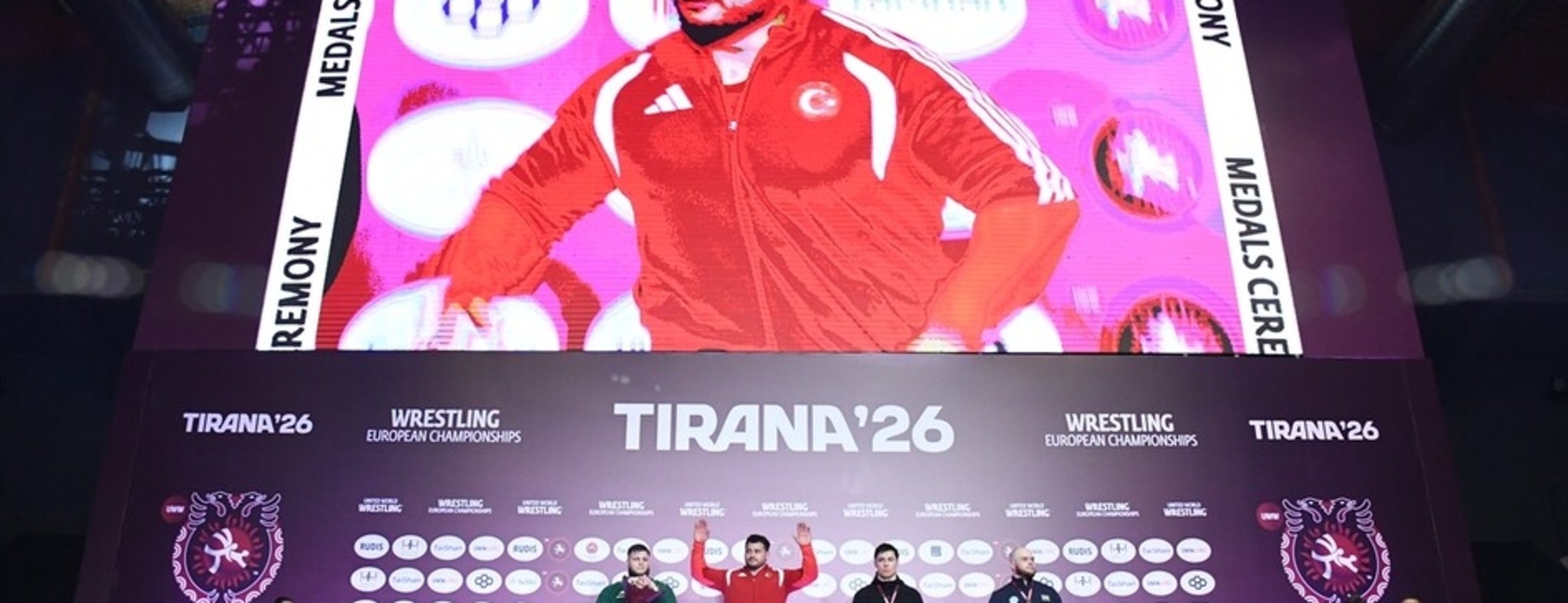 Rıza Kayaalp’ten Arnavutluk’ta tarihi şampiyonluk