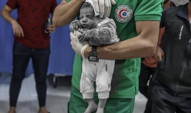 Han Yunus Hospital is filled with the dead and wounded