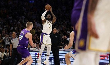 Los Angeles Lakers defeat Utah Jazz for ninth win in 11 games