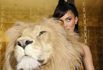 PETA, Kylie Jennerın Schiaparelli Aslan Elbisesini Savunuyor