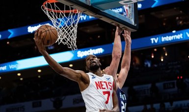 Nets fight back behind Kevin Durant to top Hornets